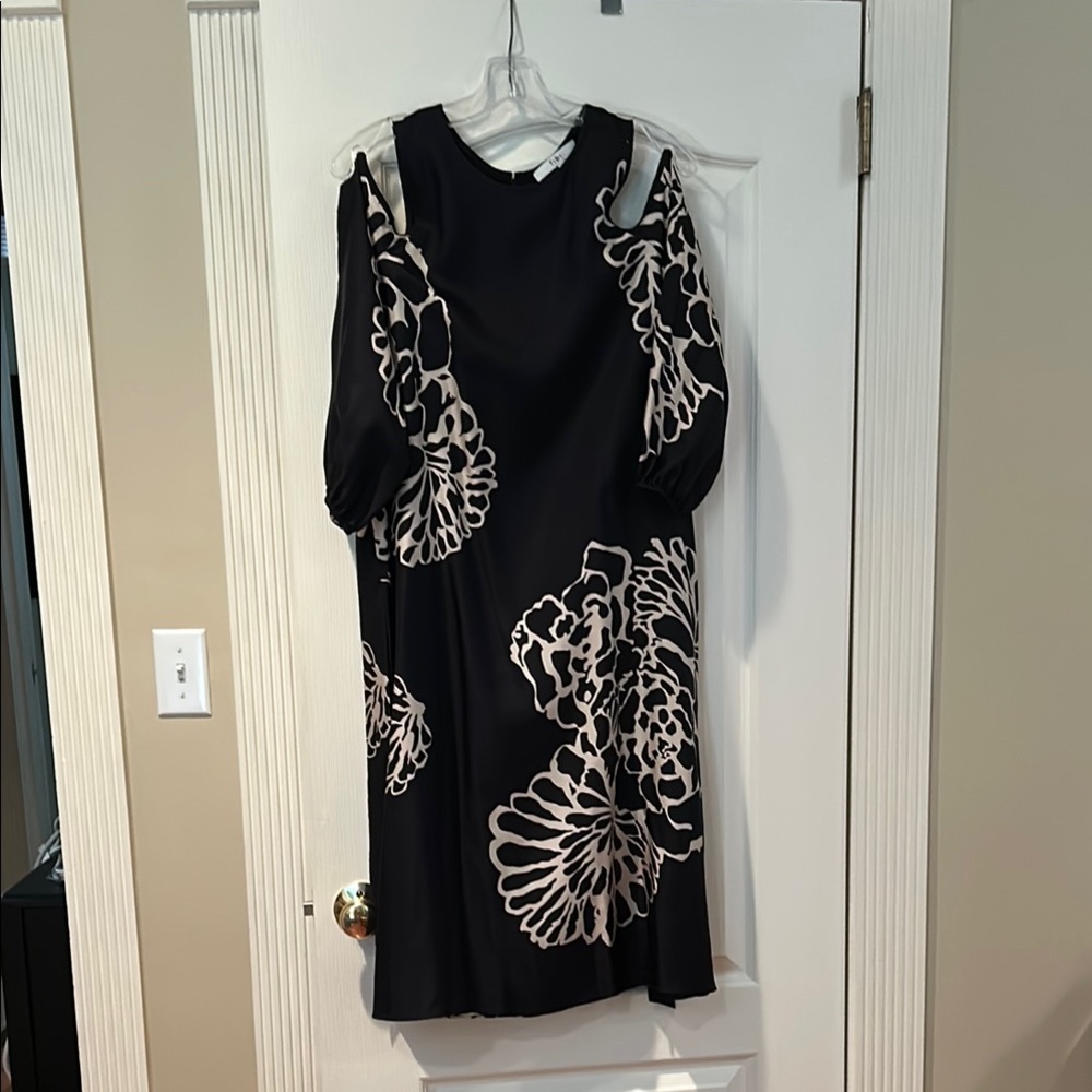 Elegant Navy and Cream Floral Dress